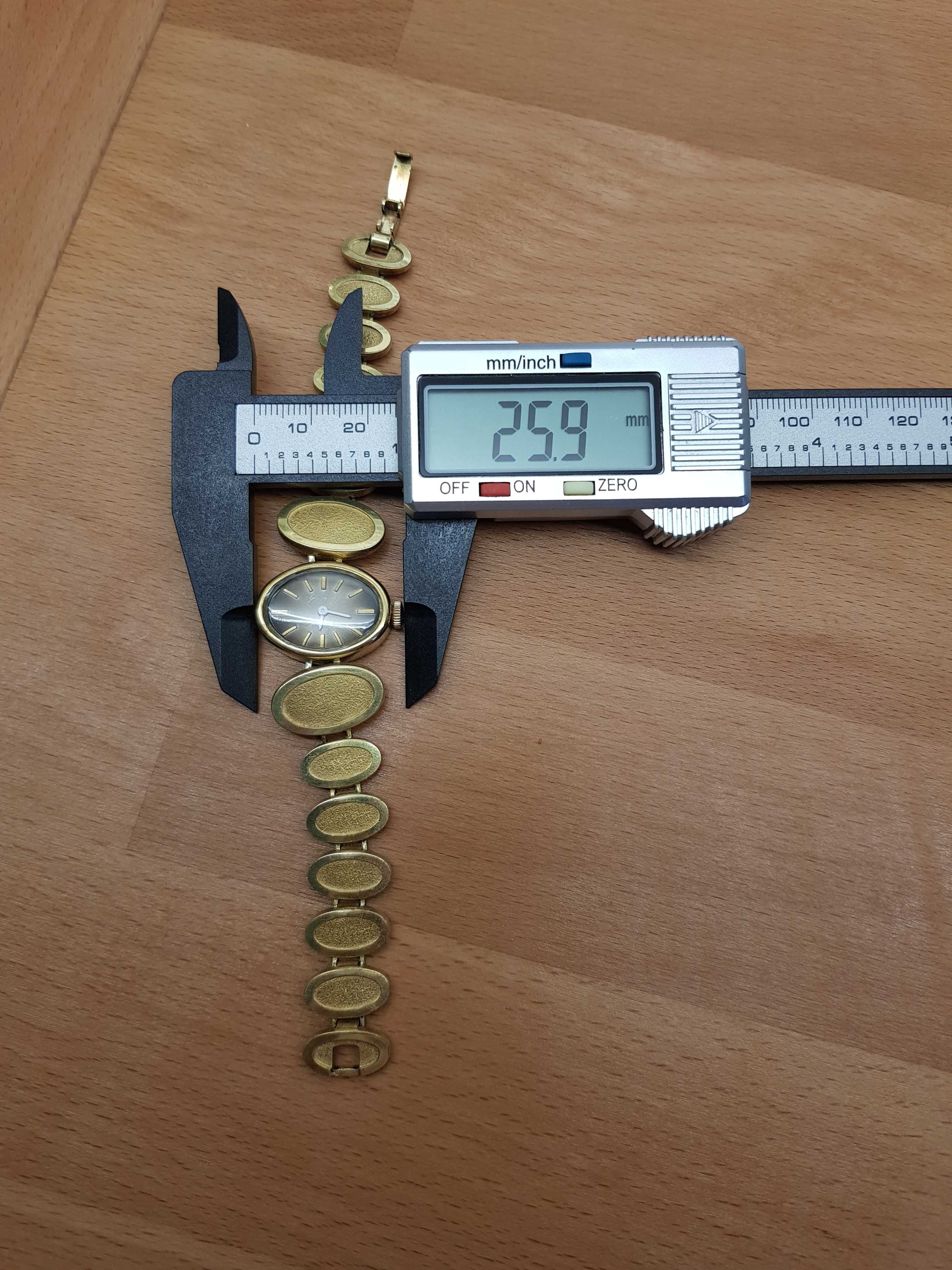 Rzadki biżuteryjny zegarek *GUB Glashutte*