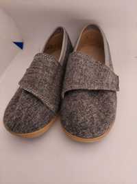 Buty dla dzieci na rzep Slippers Family Sheep rozmiar 21/22 oraz 25