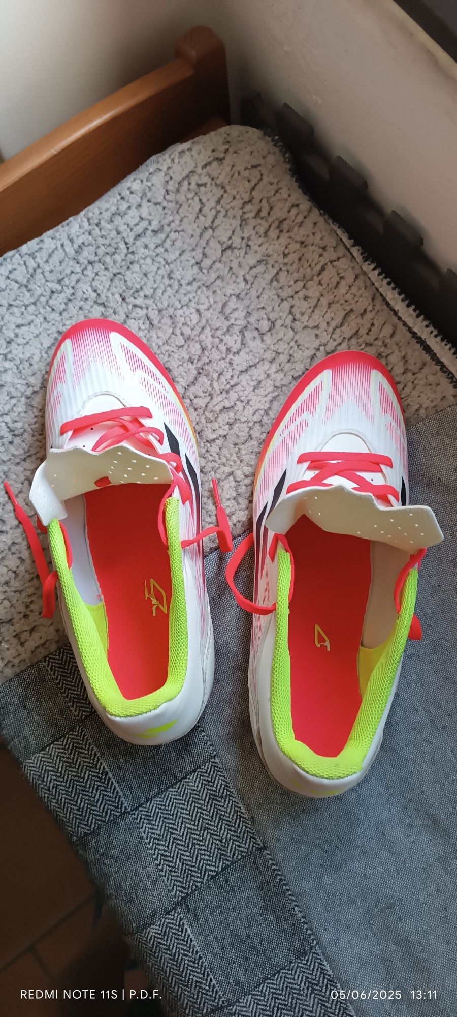 Chuteiras Adidas F50, n° 43 1/2.