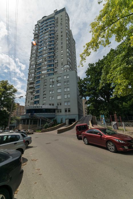 Продаж паркомісця поряд з ЖК Смарт Плаза, ЖК Київський