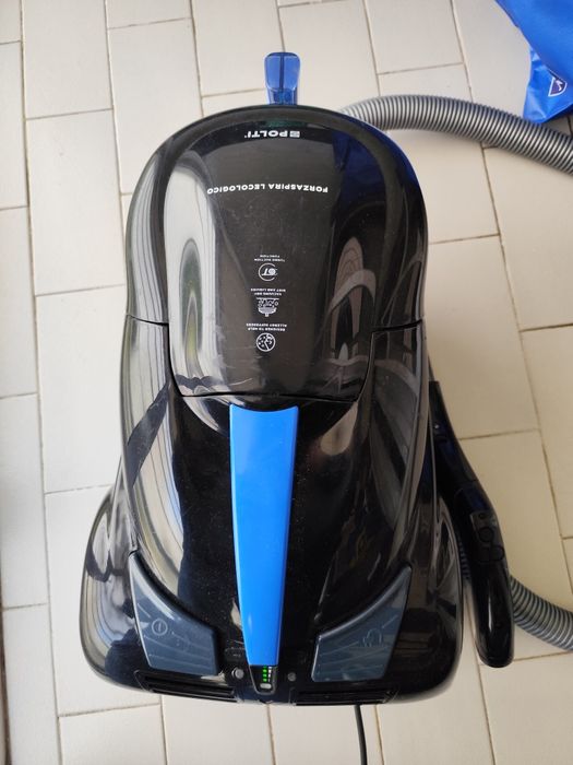 Aspirador Polti com filtro de água