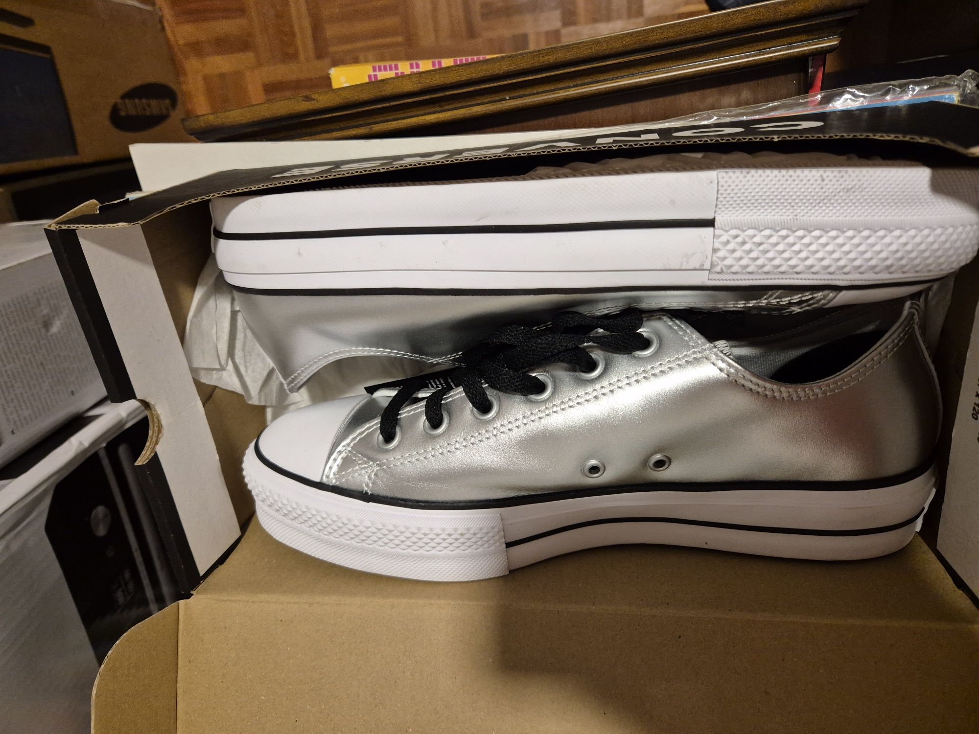 Ténis Converse originais e novos a estrear