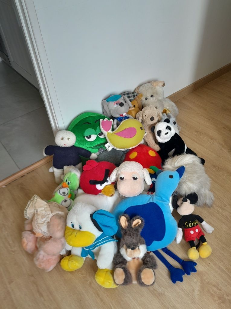 Vendo Peluches muito bonitos como novos