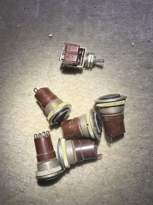 Тумблер: мт3, мт1,
км1, кмнд1