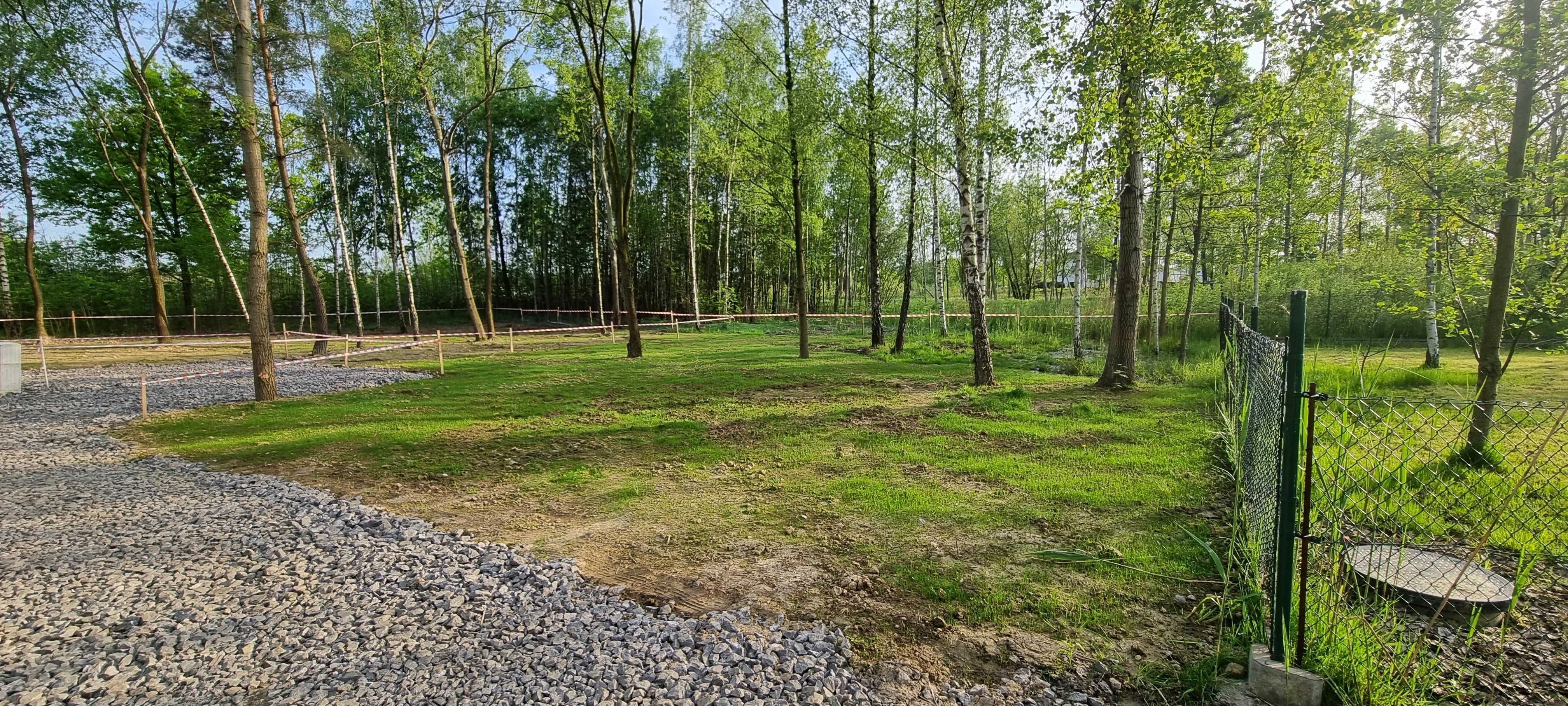 Sprzedam działke letniskową nad wodą /  pod kampera/ przyczepę / Media