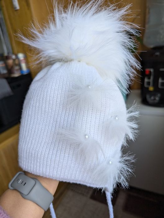 Зимова шапка на дівчинку