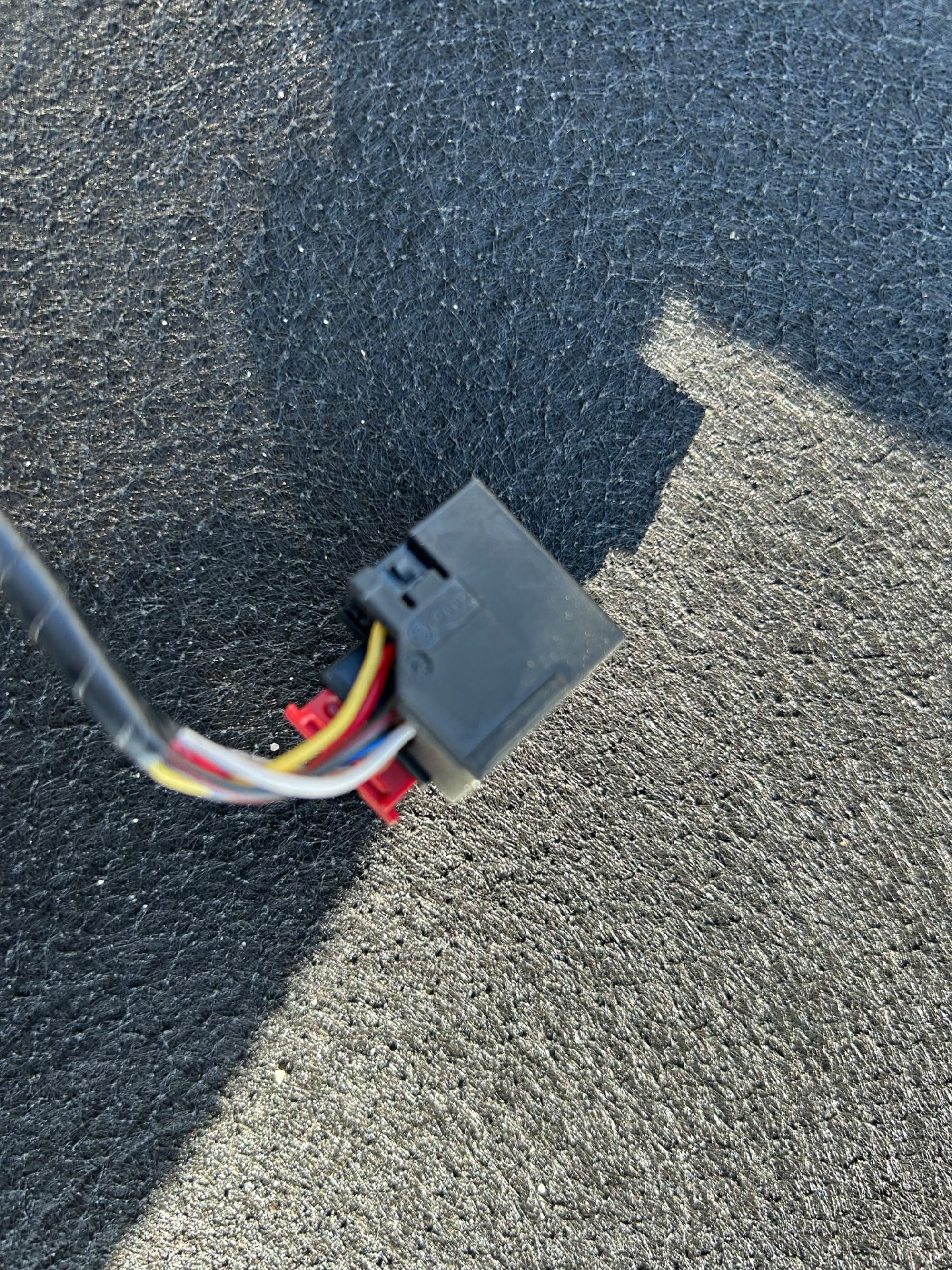 Lusterko prawe Audi A4 B9 6 pin białe LY9C