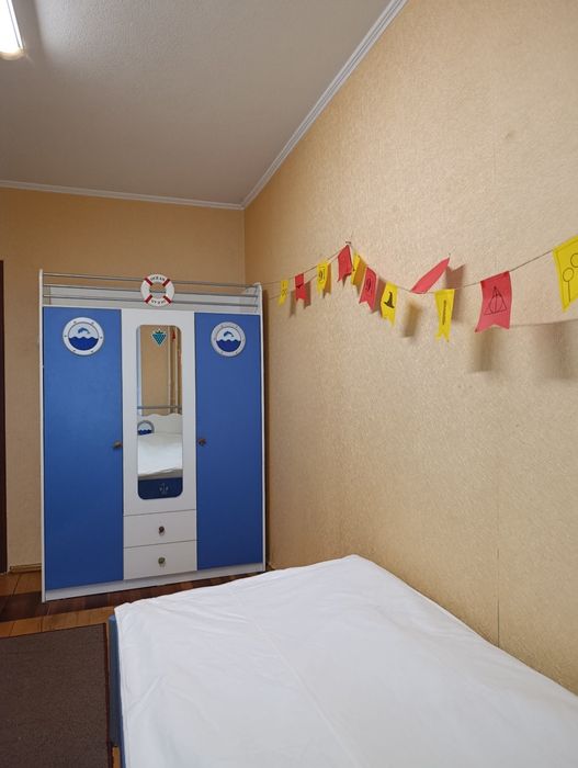 4 квартира, поруч Сильпо, правий берег.