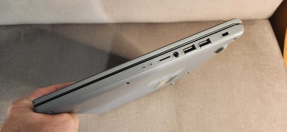 ASUS VivoBook /15"/Intel i5-1035G1/8GB/258GB SSD/ Windows 11