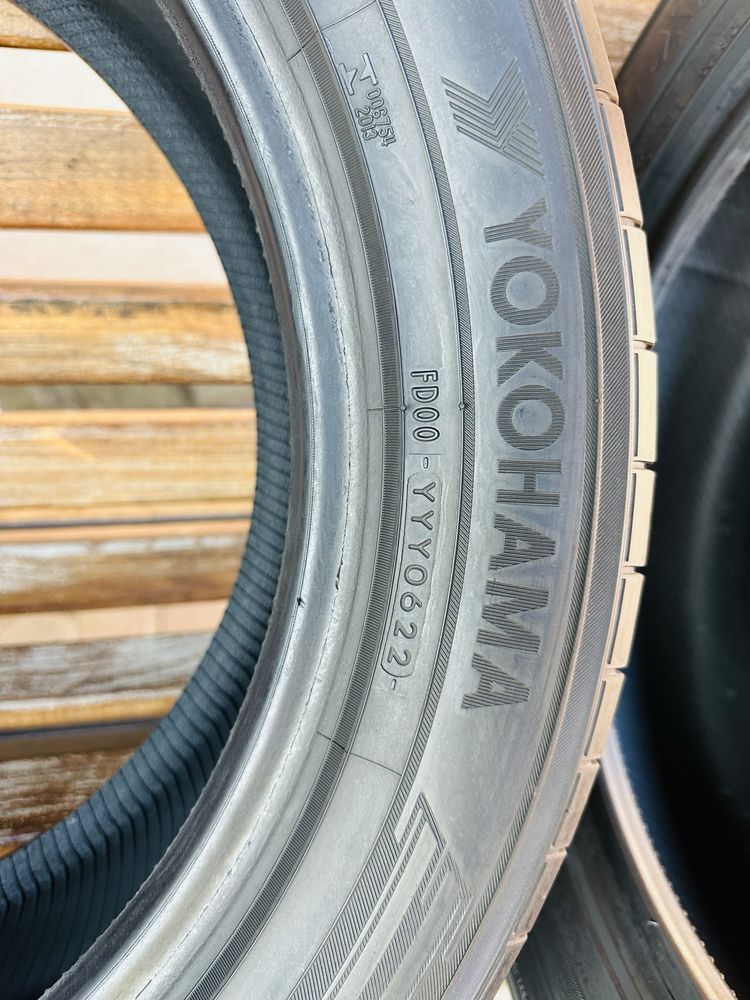 Шини літні 225/55 R18 (98V) Yokohama 2022p