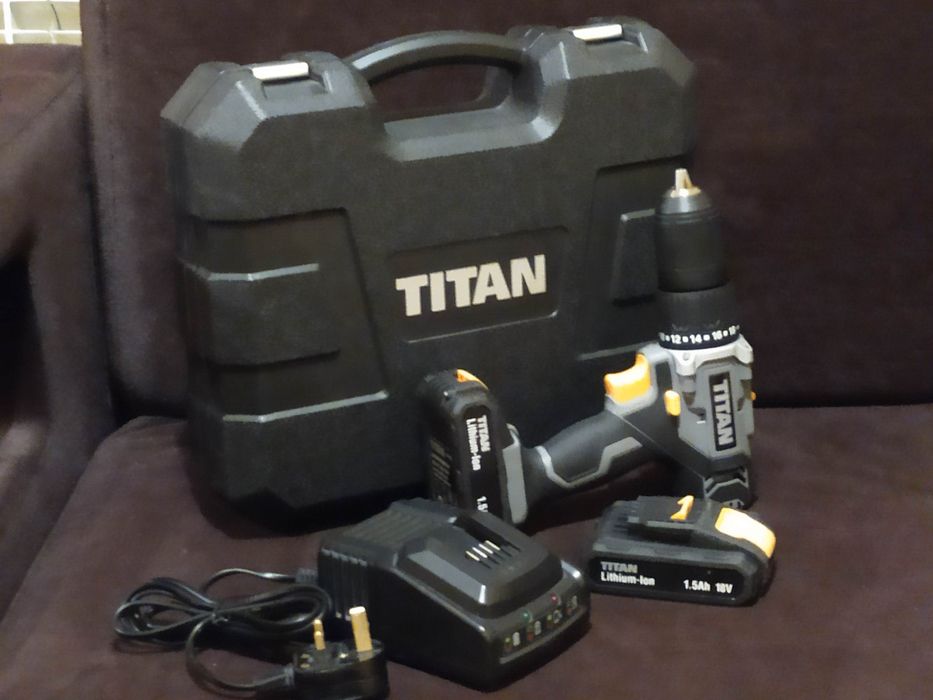 Wkrętarka Titan 18V + 2 baterie, ładowarka, walizka. Mało używana