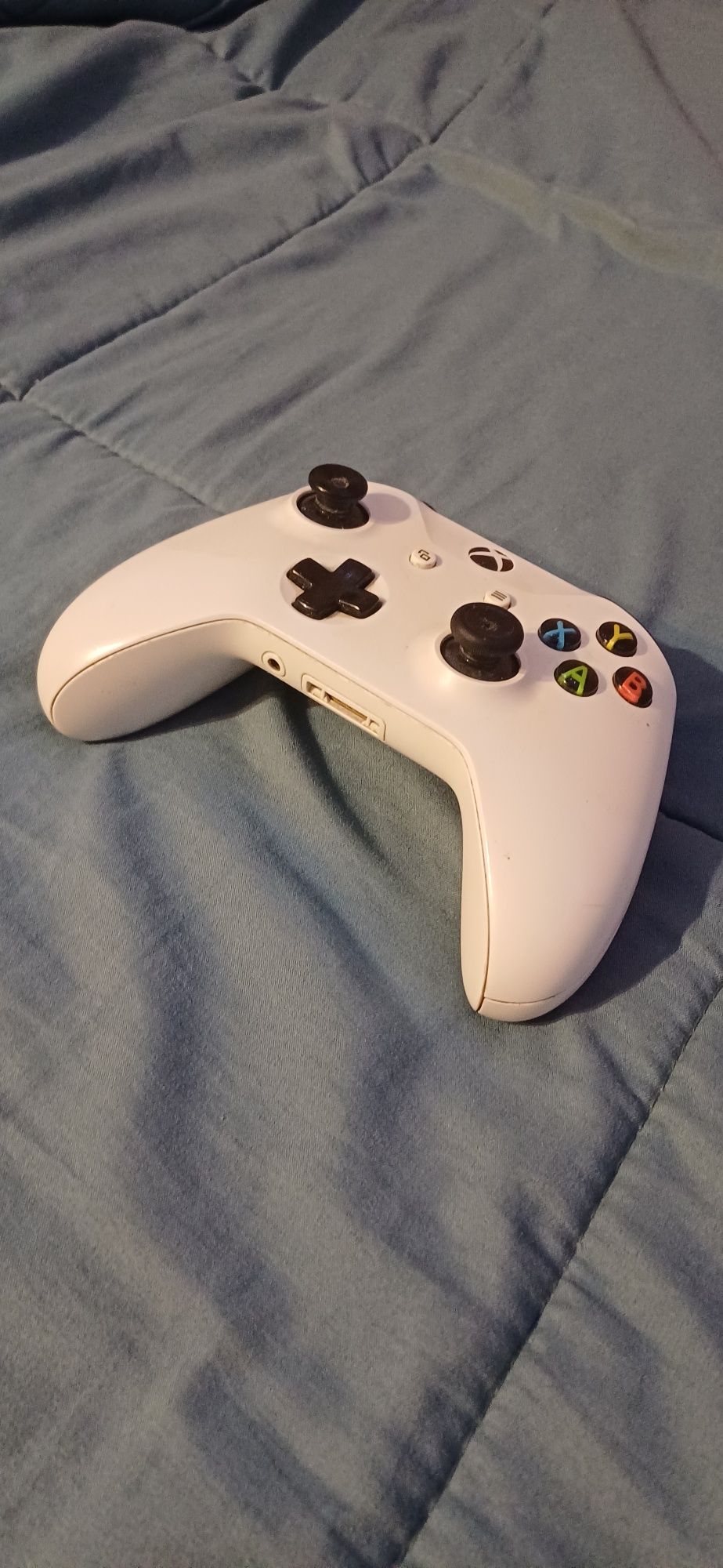 Konsola Xbox one s 1T ssd+CoD Ghosts