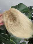 Mini topper tupet mono Lucy słoneczny blond z odrostem 50 cm