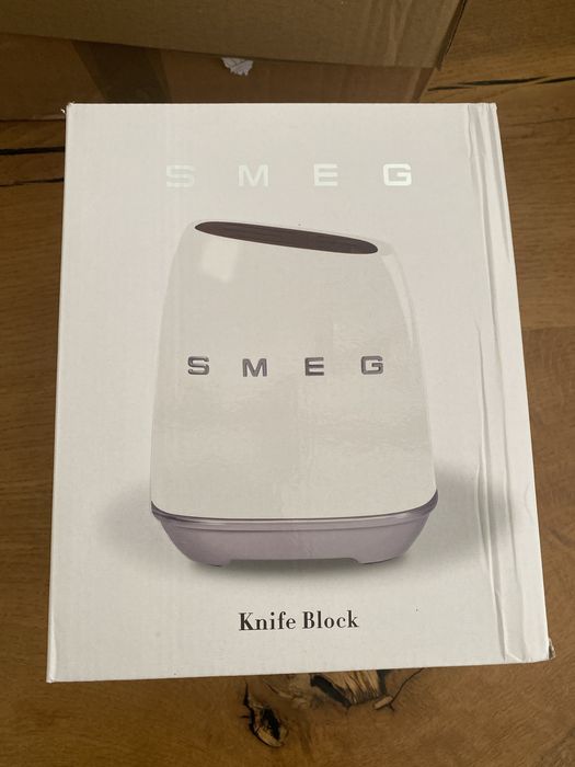 Bloco SMEG branco + 6facas