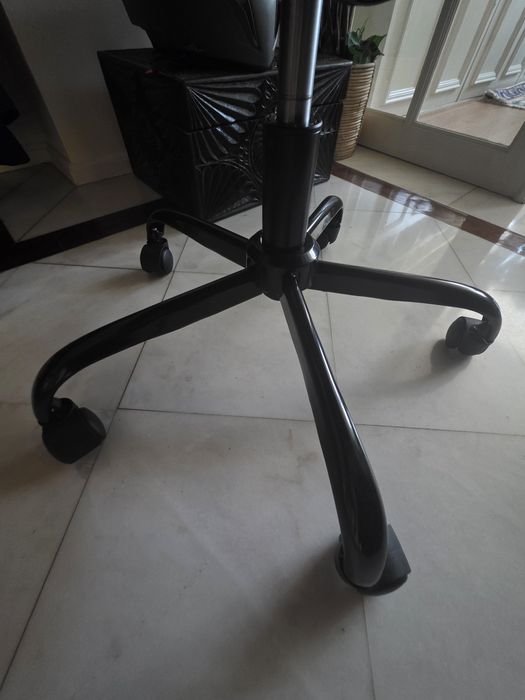 Cadeira secretária nova