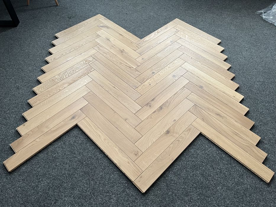 Podłoga Jodełka K. Dąb Rustic 14x90x600mm, 4faza, OlejUV BRESLAU x2