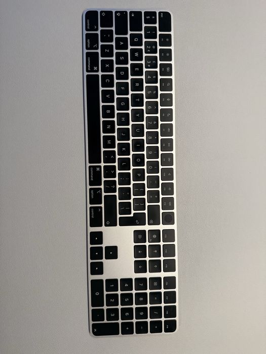 Klawiatura APPLE Magic Keyboard z Touch ID Lightning Black