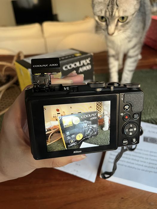 Máquina Fotográfica Nikon CoolPix A900