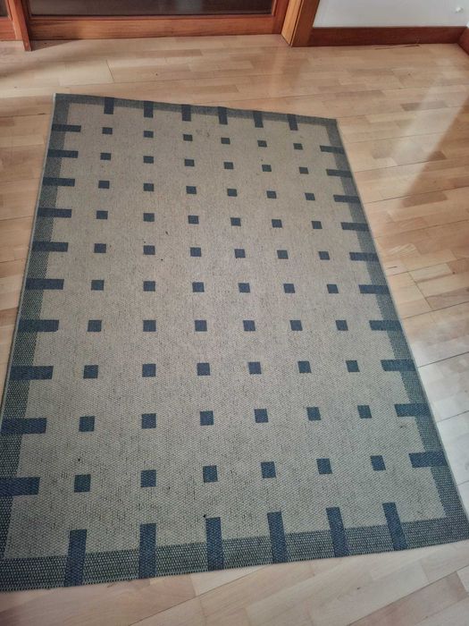 Duas carpetes de sala