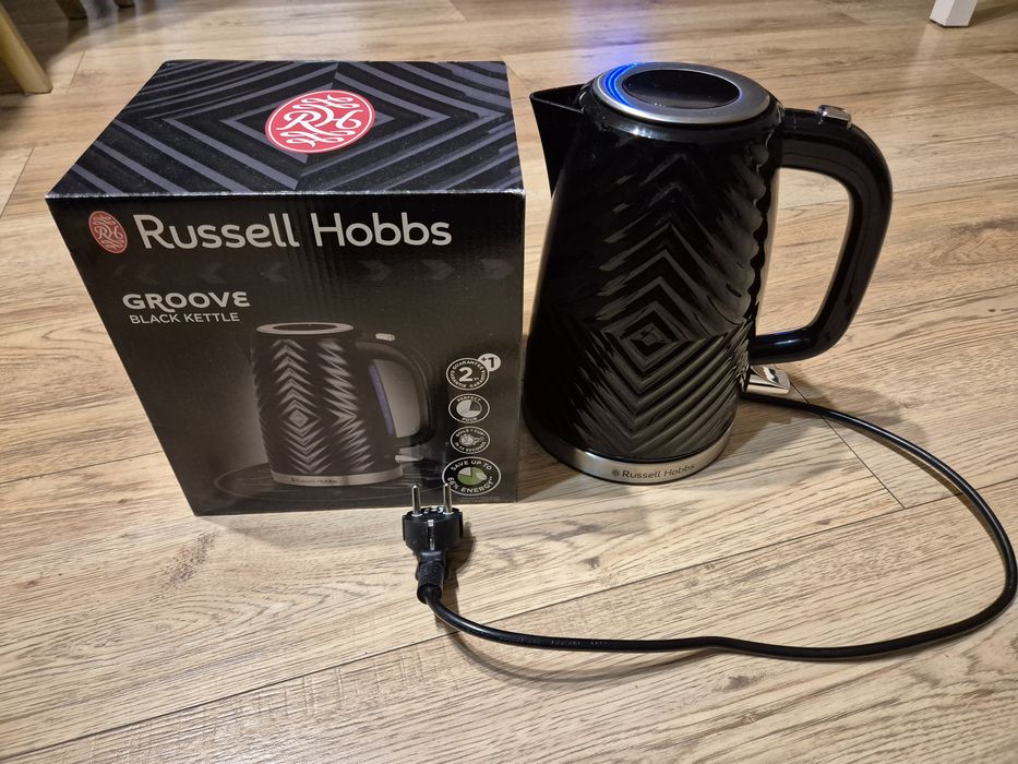 Czajnik Russel Hobbs groove czarny