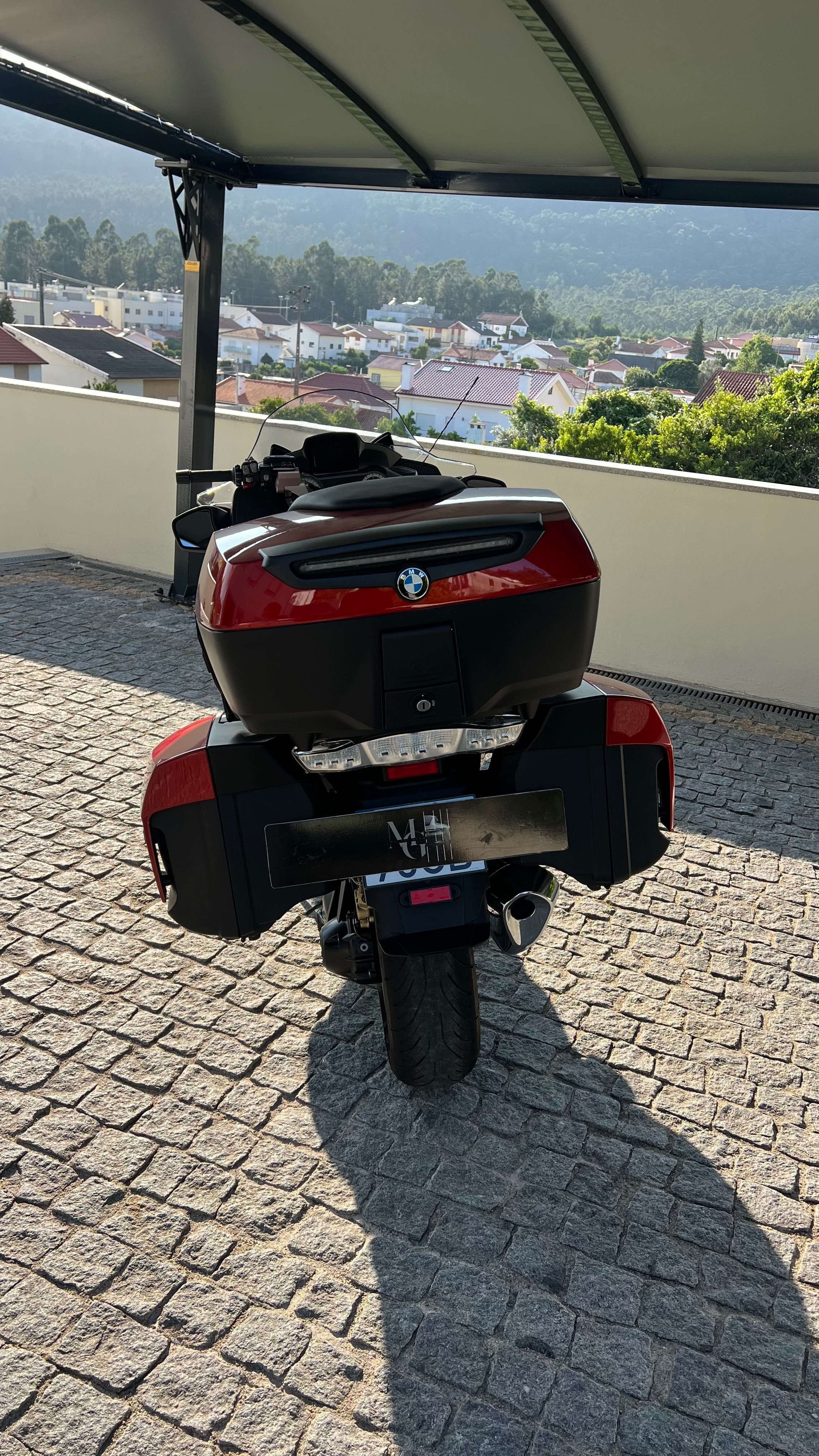 BMW R 1250 RT — Potência Touring com Luxo e Tecnologia!