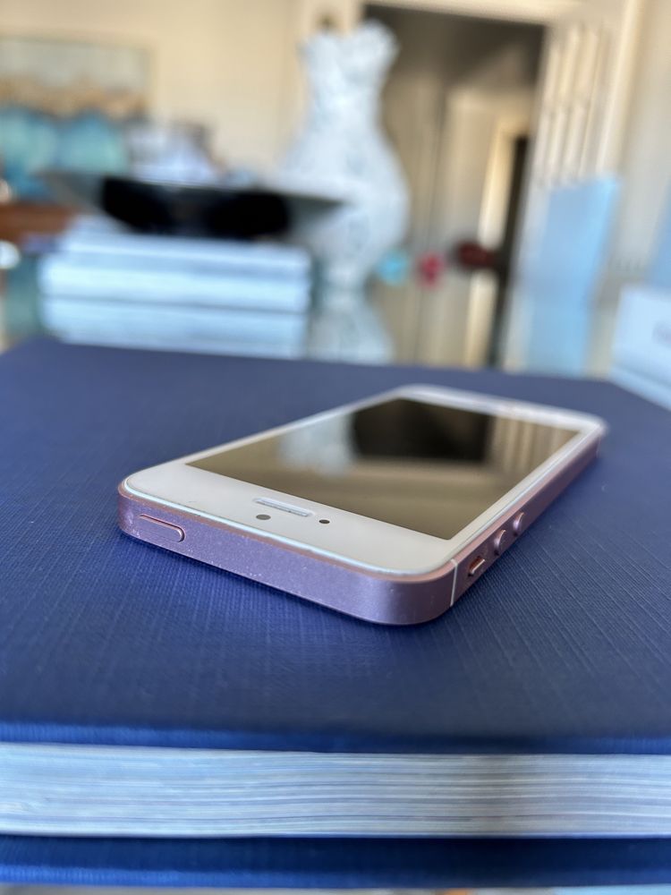 iPhone SE 64GB Rose Gold