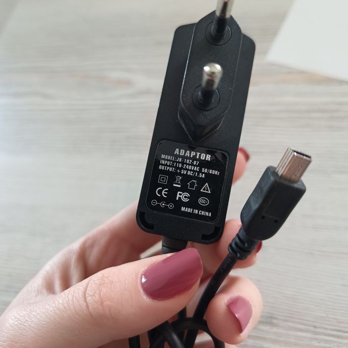 Adaptor JR-102-07, 110-240VAC 50/60Hz +5V DC/1.5A