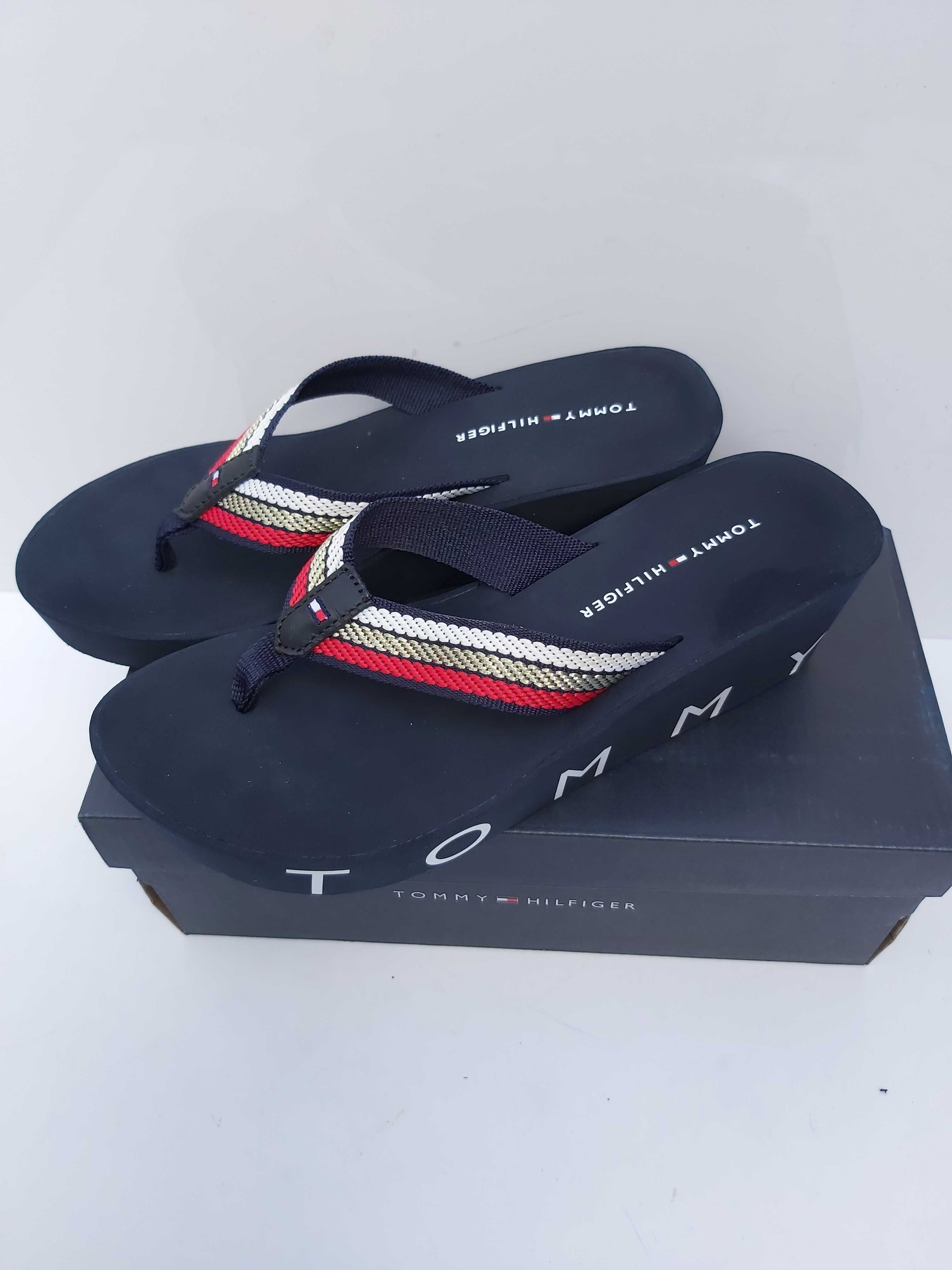 Letnie klapki japonko TOMMY HILFIGER Granat koturna platforma 38