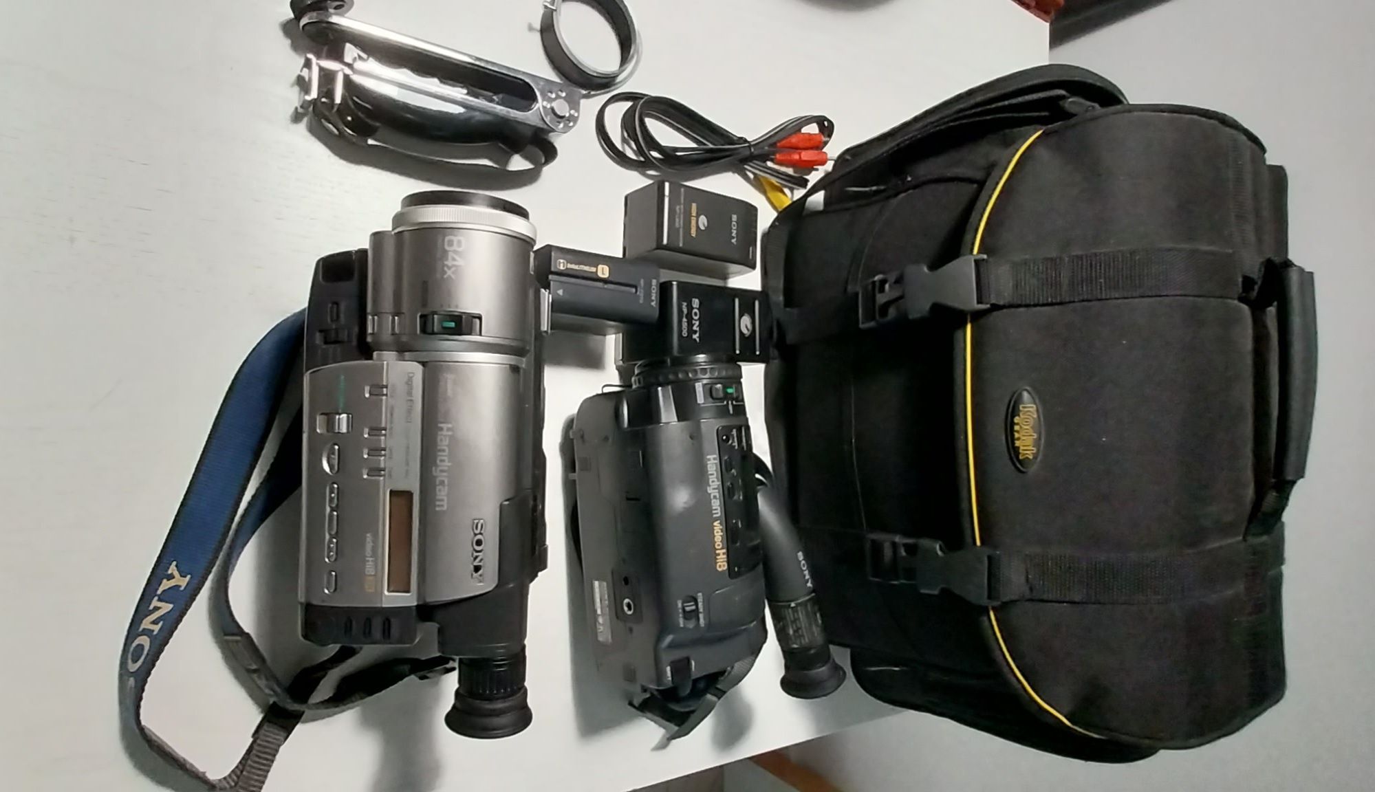 2 maquinas de filmar Sony e mala de transporte kodak