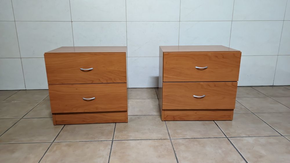 2 mesinhas de cabeceira