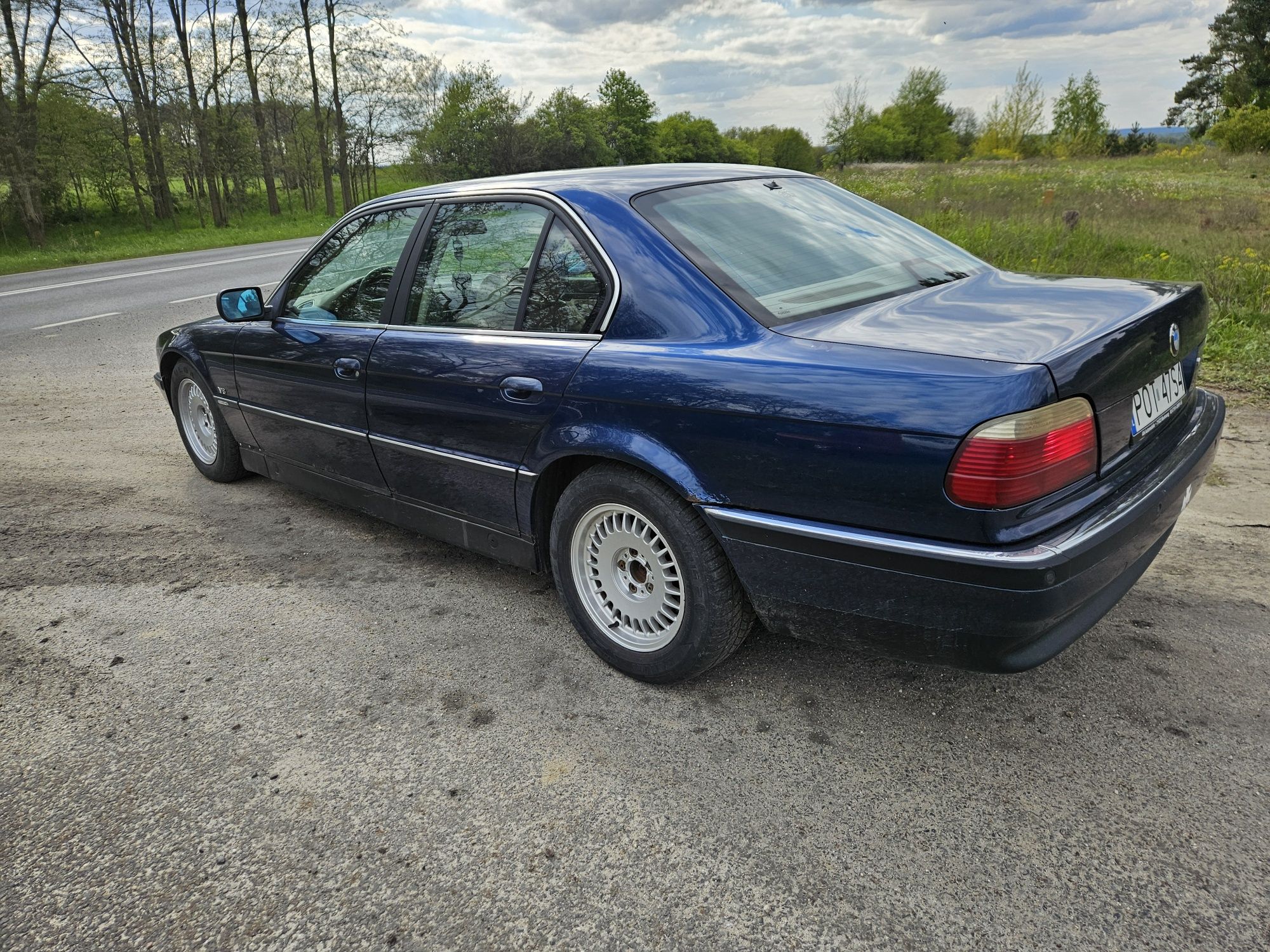 BMW E38 735I V8 xenon komforty navi 2x pdc dobra baza