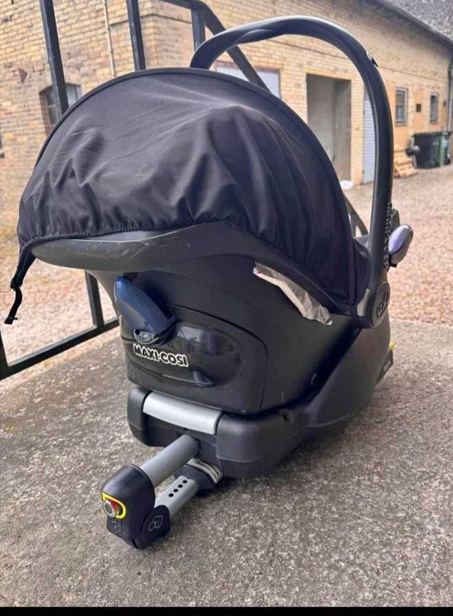 Автокресло, автолюлька для новонароджених 0+ maxi cosi до року