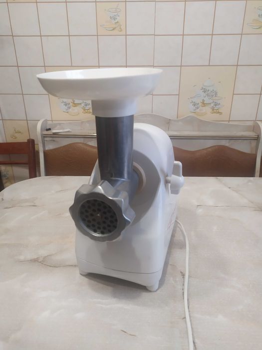 Электромясорубка белвар б/у