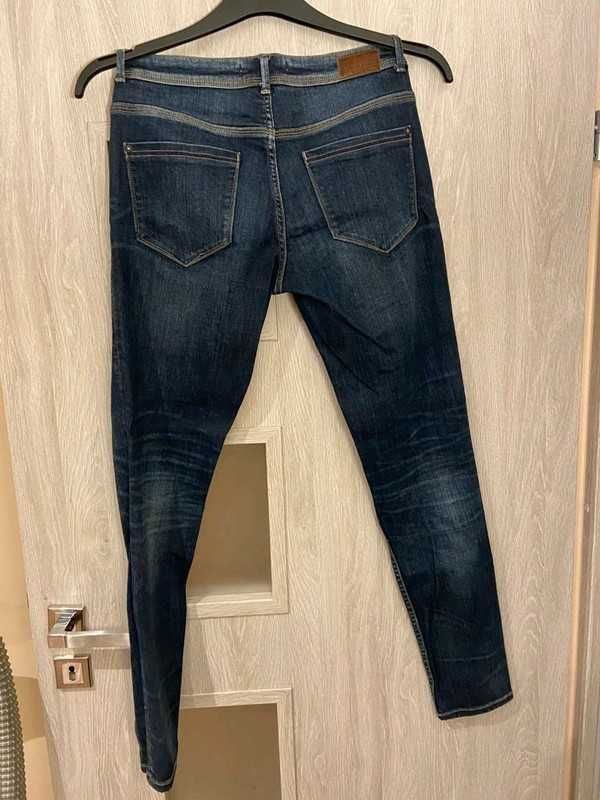 Damskie jeansy Zara