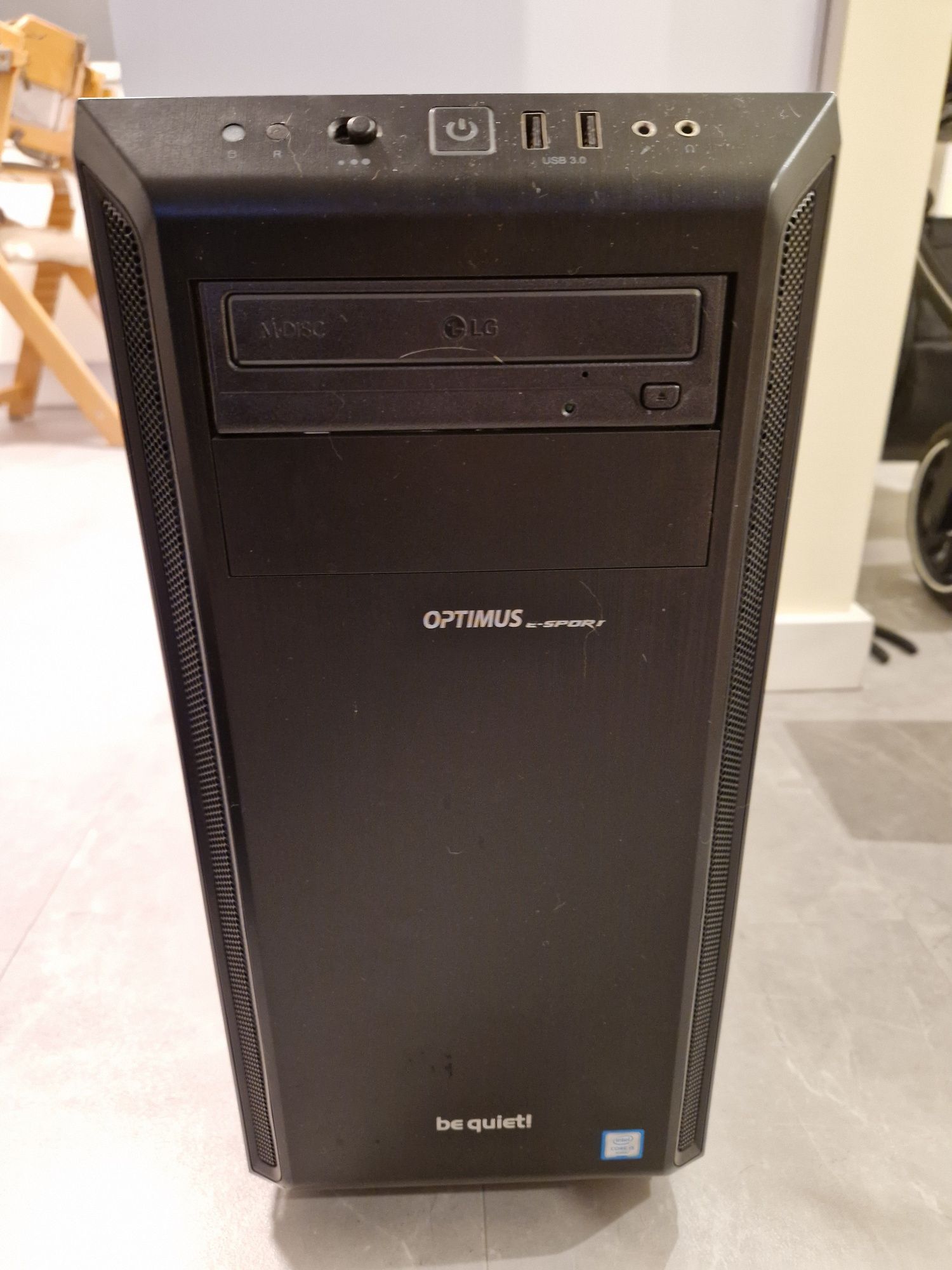 Komputer intel core i5, 8GB RAM, Windows 10