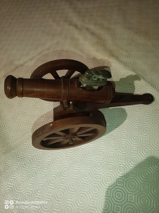 Canhão esqueiro terá de levar gás e pedra para funcionar