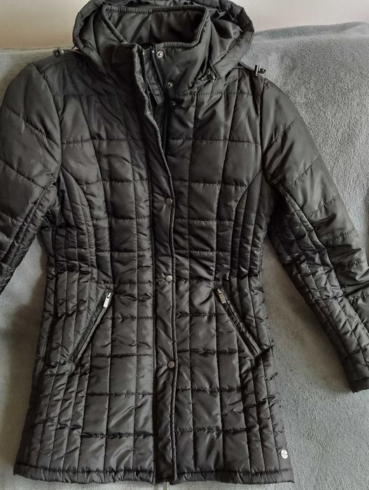 Śliczna długa kurtka zimowa.