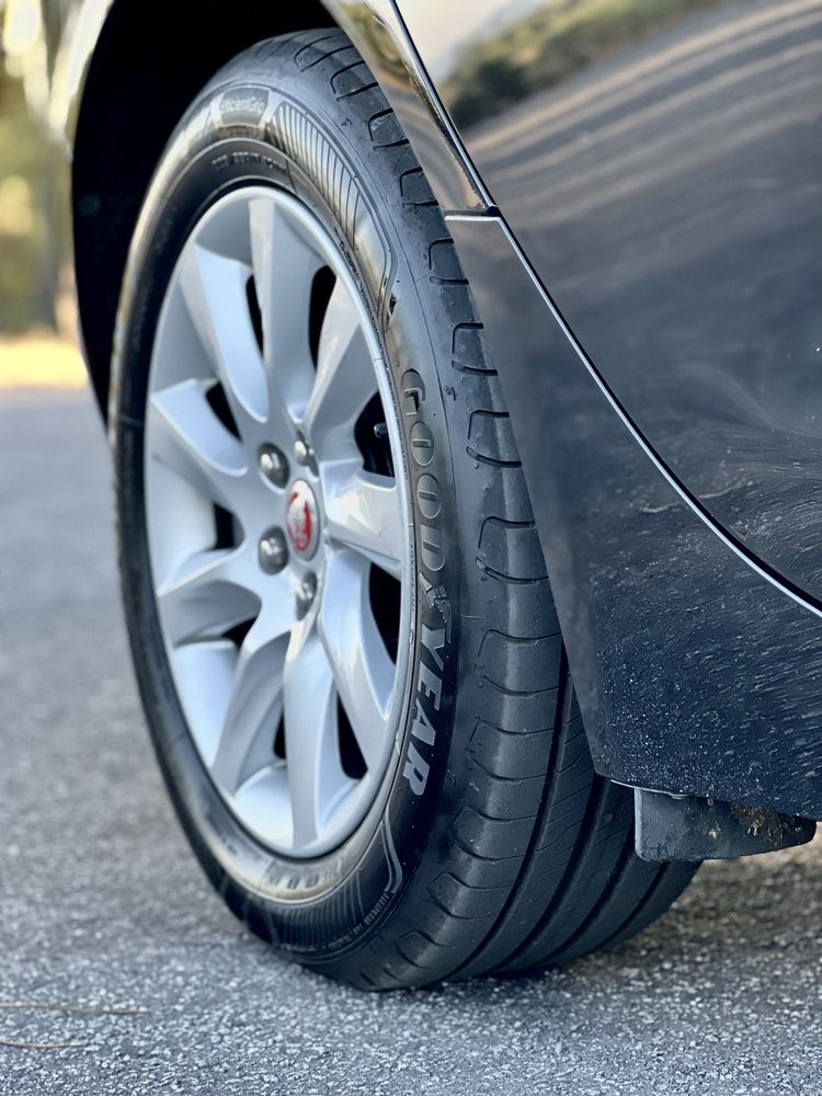 Jaguar XF Sportbrake 2.0D 180cv • Nacional • 65.000km • Full Extras