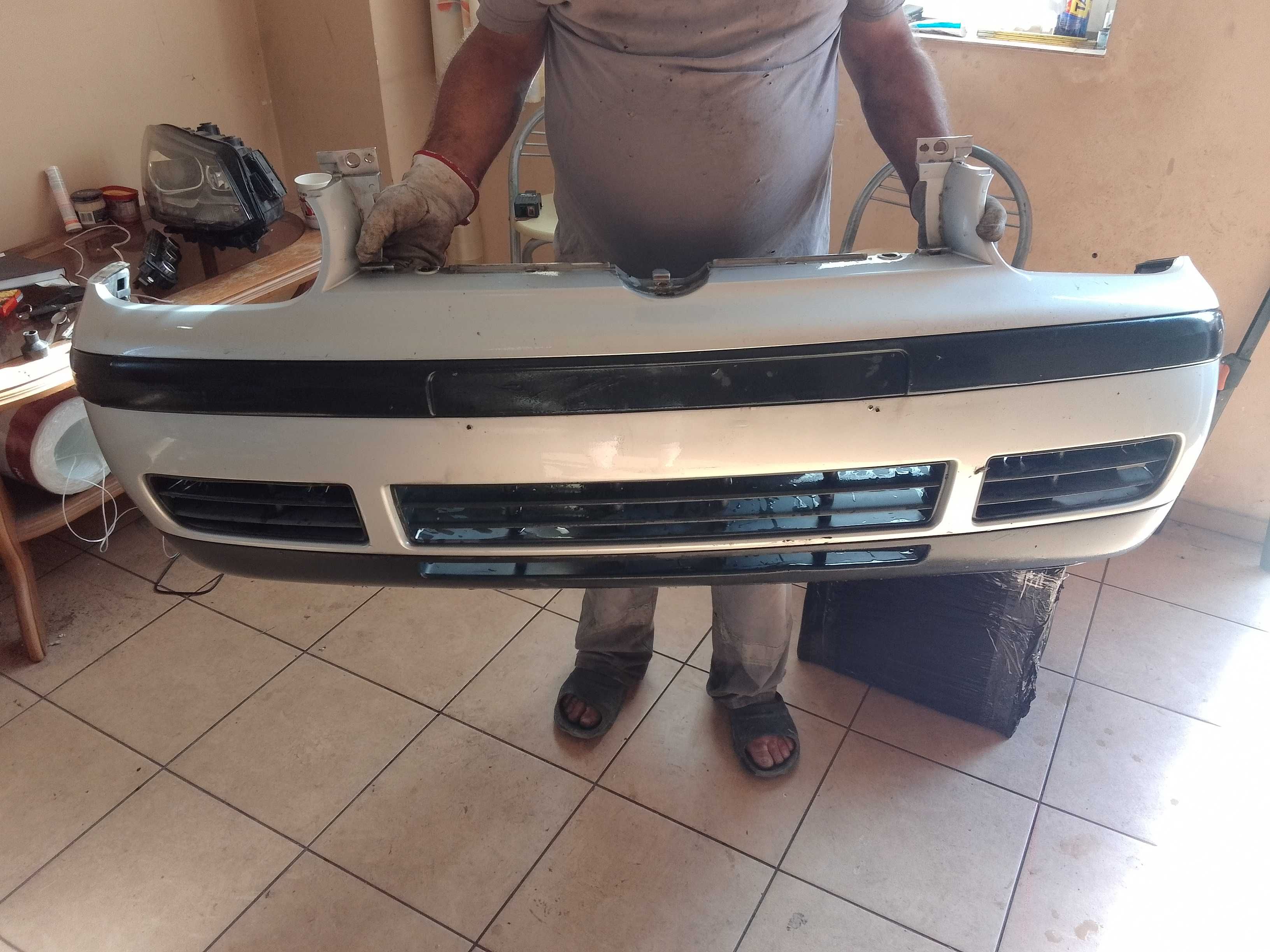 VW GOLF 4 zderzak przód kolor LB7Z