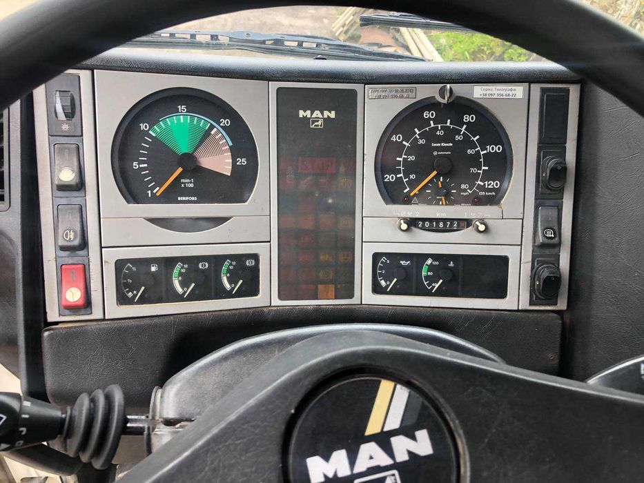 Самоскид MAN 35.364 з місцем за кабіною під грейфер кран маніпулятор