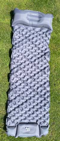 Туристичний надувний килимок з насосом