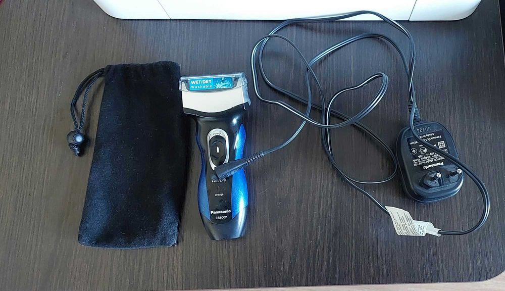 Электробритва Panasonic ES6002.