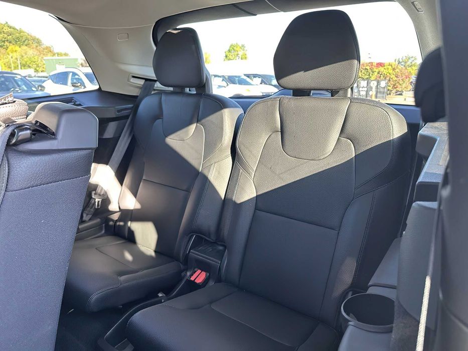 Volvo XC90 Momentum      2019