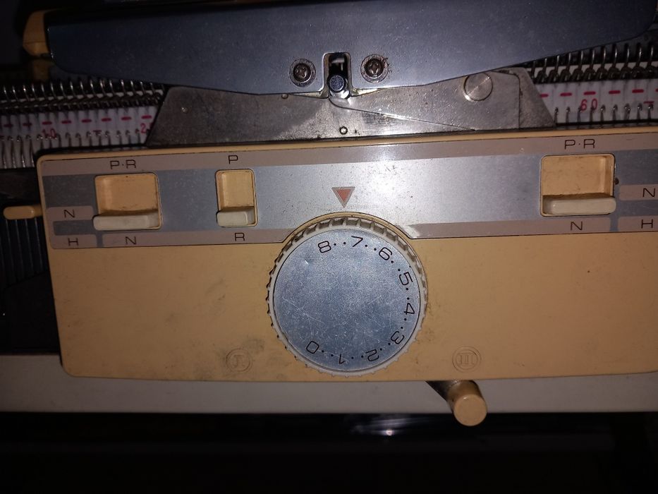 Máquina  de tricô brother