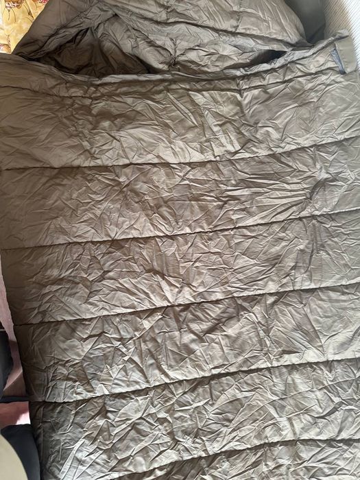 Продам фирменный спальник коринтия