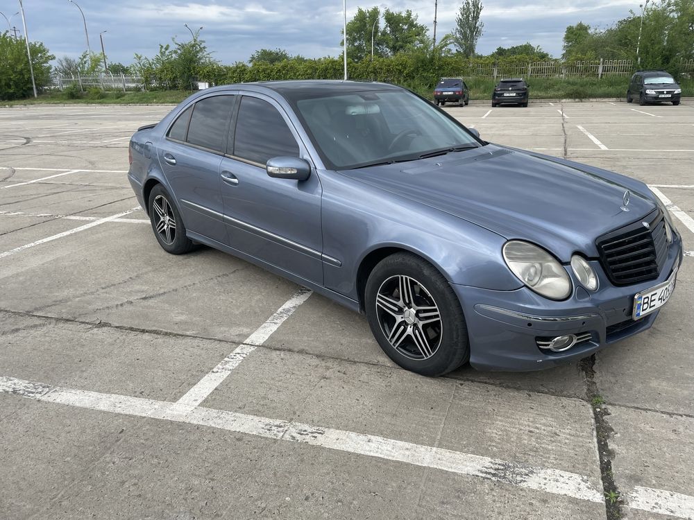 Mercedes E-class W211