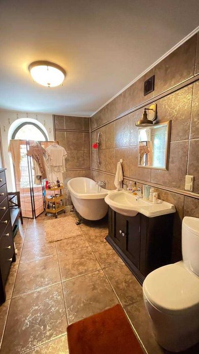 Продам дом с ремонтом. Киев, Голосеево, кризисная цена, без % свой