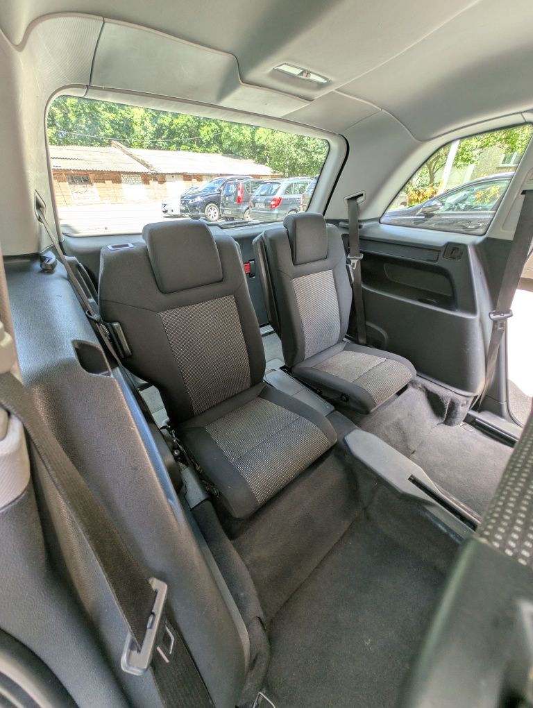 Opel Zafira 2010 року тільки що з Німеччини