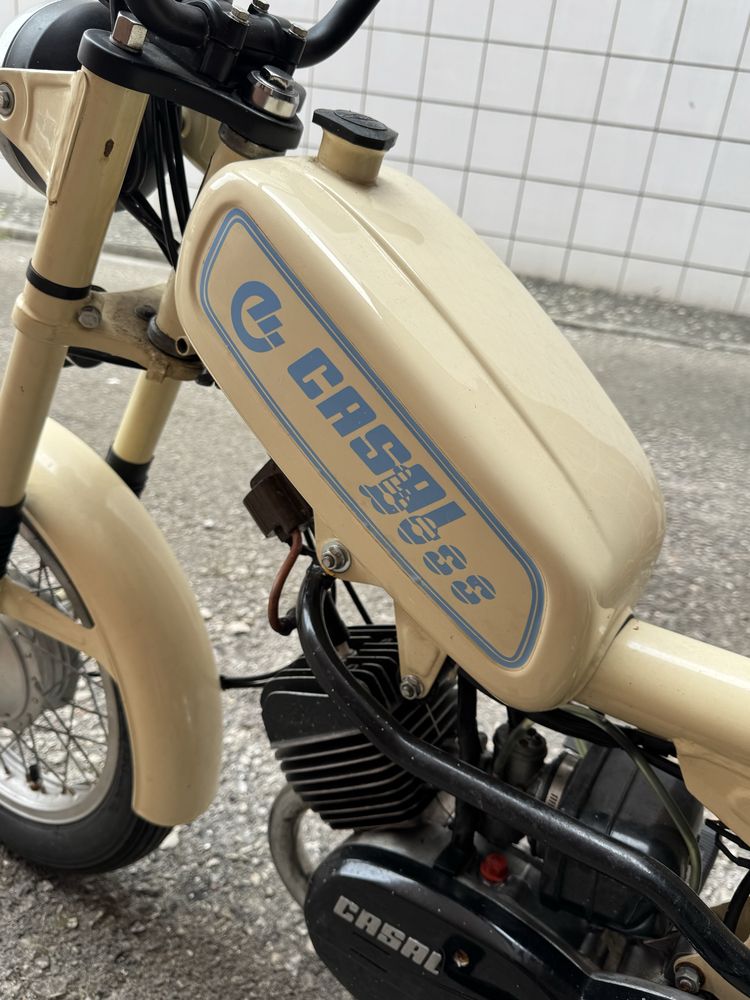 Motorizada Casal Boss 83