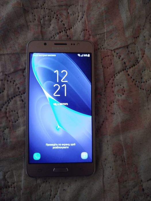 Телефон Samsung j5 (6)